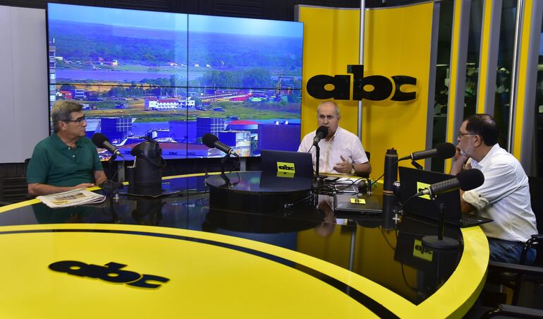 entrevista en radio cardinal al Diputado Roberto Gonzalez,08 de febrero del 2025.foto Pedro Gonzalez