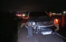 Así quedó el vehículo que embistió por el transeúnte.