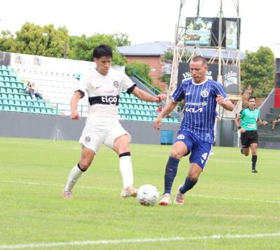 Olimpia derrotó a Sol de América en "La Arboleda"