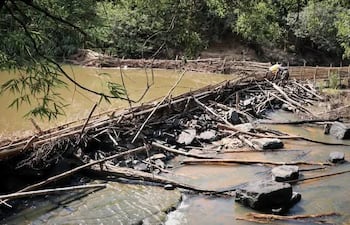 Represas ilegales Caazapa