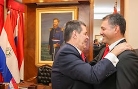 Horacio Cartes y Carlos Giménez.