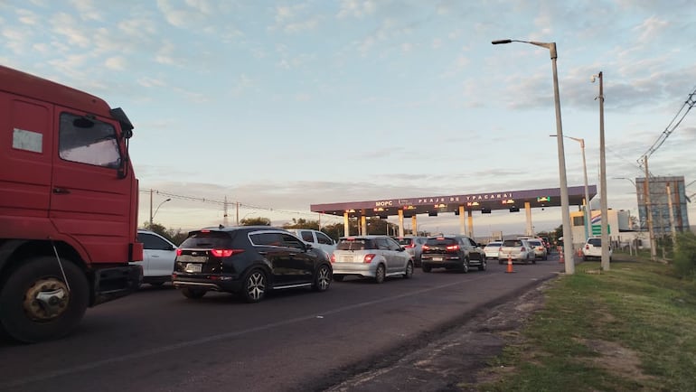 Se registra una importante afluencia de vehículos sobre la ruta PY02.