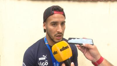 Fernando Cardozo, jugador de Olimpia, conversa con ABCTV en el reconocimiento realizado por el presidente de la República Santiago Peña en Mburuvichá Róga a los jugadores de la selección paraguaya Sub 23.