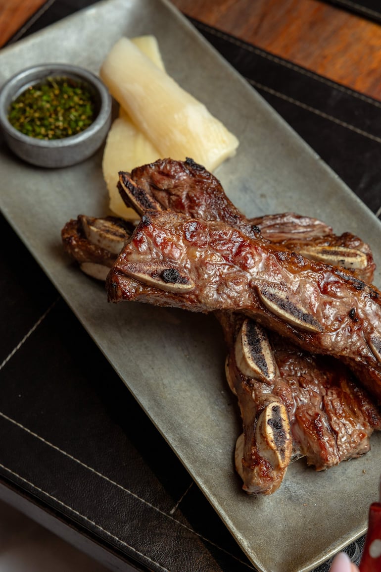 En La María, cada plato honra la cocina paraguaya, con ingredientes locales y técnicas heredadas.