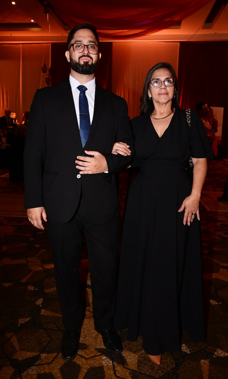 VARIAS COBERTURAS PARA SOCIALES. FOTOGRAFO SILVIO ROJAS. 11-12-2025