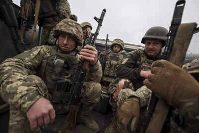 Soldados ucranianos durante ejercicios de entrenamiento.