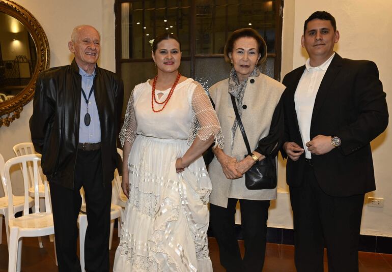 Esteban Rapetti, Gloria Piñánez, Ana María Badai y Adán Villalba. 