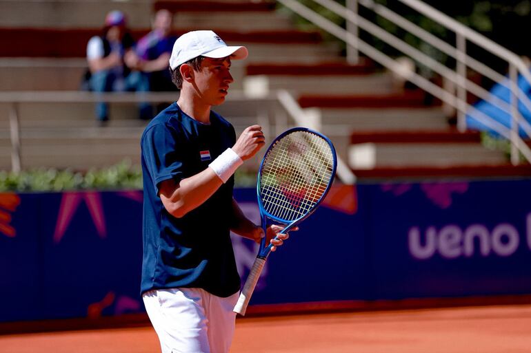Álvaro Frutos logró un sólido triunfo por 2-0 ante el chileno Thomas Menzel.