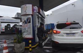 PRECIOS DE COMBUSTIBLE, DE DIFERENTES EMBLEMAS. COPETROL, PETROBRAS, SHELL, BAHIA. FOTOGRAFO PEDRO GONZALEZ. 21-06-2025