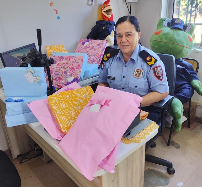 Los regalos de Papá Noel ya llegaron a la Oficina de Identificaciones del Hospital de Clínicas.