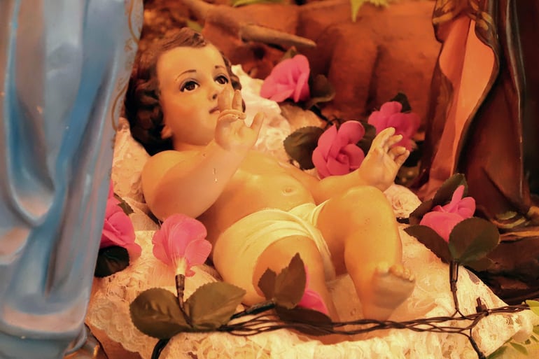 El Niños Jesús es la pieza más antigua del pesebre, lleva 72 años formando parte de la puesta.