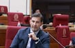 El senador Silvio Ovelar interviene en la sala de sesiones del Senado.