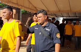 El traslado de un nuevo grupo de internos se realizó sin incidentes.