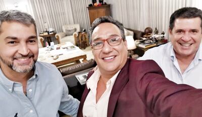 El presidente Mario Abdo Benítez junto al imputado gobernador Hugo Javier González y su padrino político Horacio Cartes.