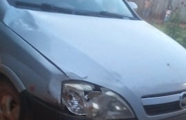 El conductor abandonó la camioneta y se dio a la fuga.