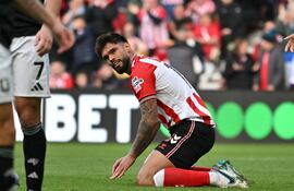 Omar Alderete, defensor paraguayo del Sunderland, que igualó de visitante 1-1 con Aston Villa.