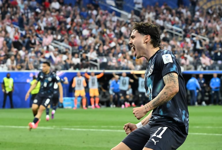 Mauricio le dio otro ritmo a la Albirroja, pero no fue suficiente.