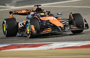 Óscar Piastri, con el MCL39, durante el GP de Baréin (2025). El MCL40 se develará el 9 de febrero.