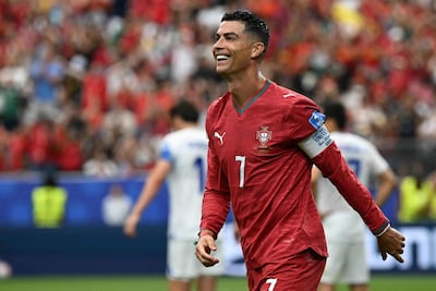 El delantero de Portugal, Cristiano Ronaldo, reacciona al cuarto gol de su equipo durante el partido de fútbol del Grupo K de la Copa del Mundo 2026 entre Portugal y Uzbekistán en el Houston Stadium, en Houston, el 23 de junio de 2026.