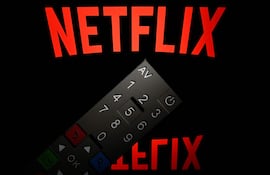 Las plataformas digitales de transmisión de series o películas, conocido como ‘streaming’, pagarán en Perú a partir de ahora un 18 % del Impuesto General a las Ventas (IGV), anunció este miércoles el ministro de Economía y Finanzas peruano, José Arista, quien estimó una recaudación de 214 millones de dólares al año.