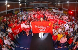 La senadora y presidenciable de cara al 2028, Lilian Samaniego (ANR) presentó anoche a sus candidatos de cara a las internas municipales del 7 de junio próximo.