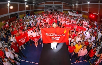 La senadora y presidenciable de cara al 2028, Lilian Samaniego (ANR) presentó anoche a sus candidatos de cara a las internas municipales del 7 de junio próximo.