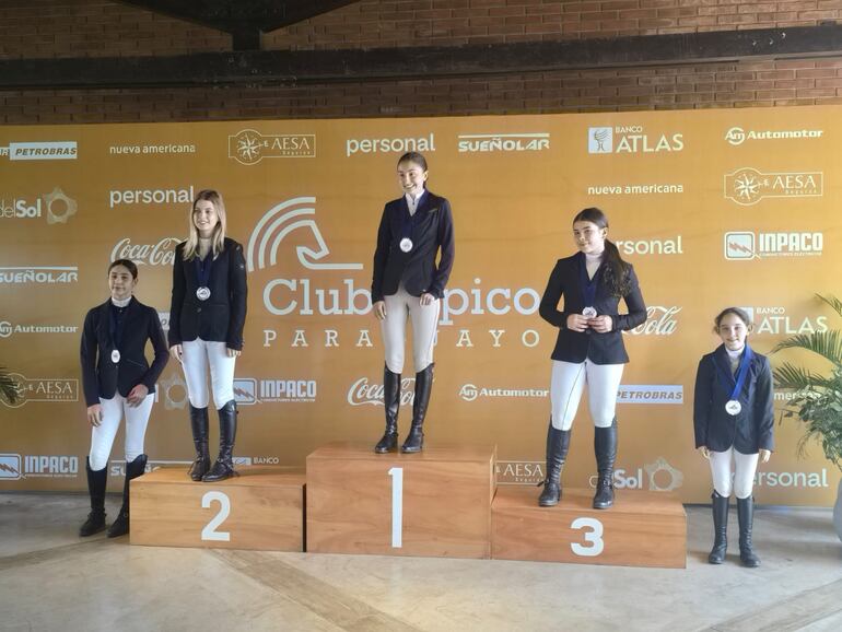 El podio de la categoría 1.00 metro en la competencia del sábado.