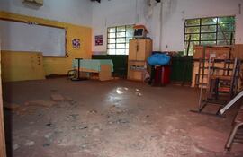 Muchas instituciones educativas funcionan en condiciones precarias, con filtraciones, inseguridad estructural y carencia de espacios adecuados.