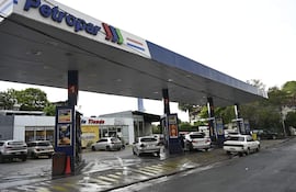 Petropar anunció ayer una reducción de G. 250 por litro en el precio de todos sus combustibles.