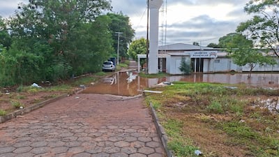 Hospital de Santa Rosa del Aguaray sigue parcialmente inundado, pero restablecen todos los servicios