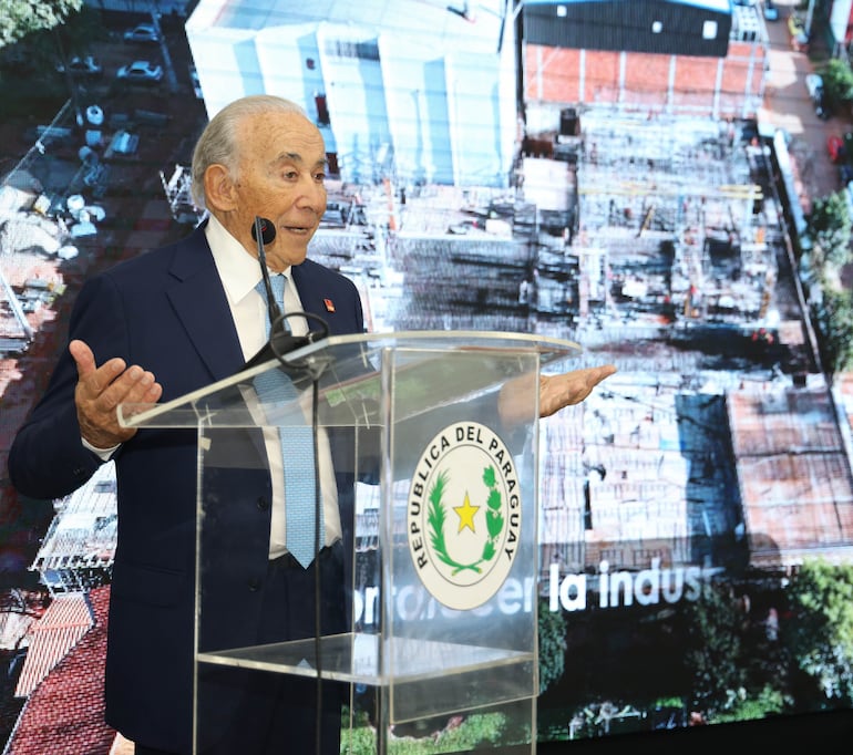 Julio Rodríguez Espósito durante el acto de inauguración de la nueva planta de Adium.
