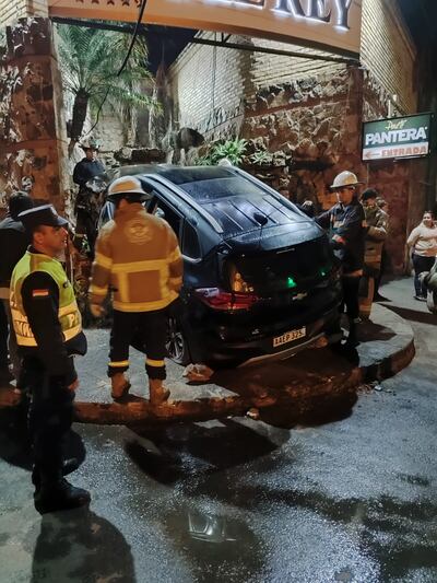Vehículo impactó contra la fachada de un motel en San Lorenzo