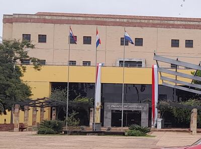 El Tribunal de Sentencia de la Circunscripción Judicial de Ñeembucú condenó a 17 años de cárcel a un hombre de 39 años, tras hallarlo culpable del abuso sexual sistemático contra su hija menor de edad.