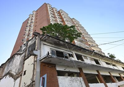 Fachada del edificio Excelsior, el elefante blanco del MEC.