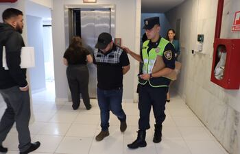 Óscar Erwin Villamayor Báez, detenido en sede de la Unidad Especializada en Delitos Económicos y Anticorrupción (UDEA).