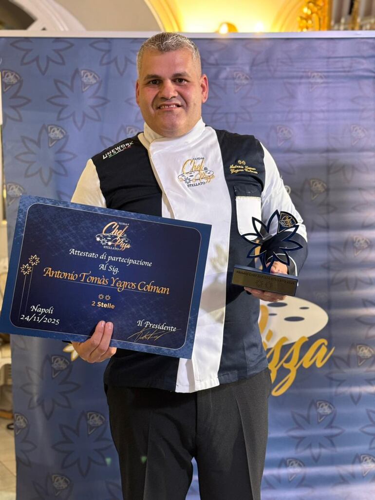 El pizzero Antonio Yegros recibió su segunda estrella en Nápoles. (Gentileza)