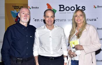 Salvador Mendelzon, Jorge Mendelzon y Viviana Dioverti.