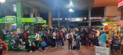 Muchos pasajeros acudieron hasta la Terminal de Ómnibus de Asunción por la Semana Santa