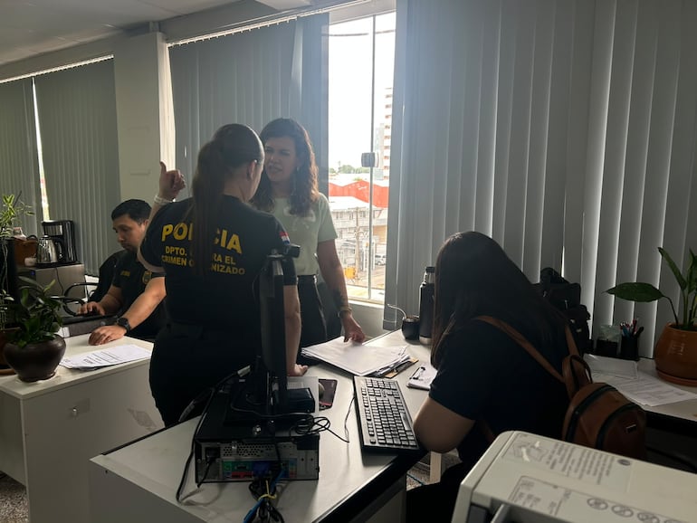 La fiscala Fabiola Sosa en la Dirección General de Establecimientos Penitenciarios.