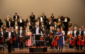 La Orquesta Sinfónica de la Ciudad de Asunción (OSCA).