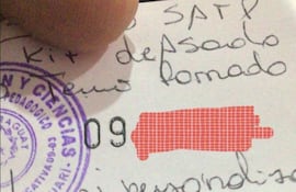 Exigen a los docentes comprar sorteos sin expedir factura ni recibo.