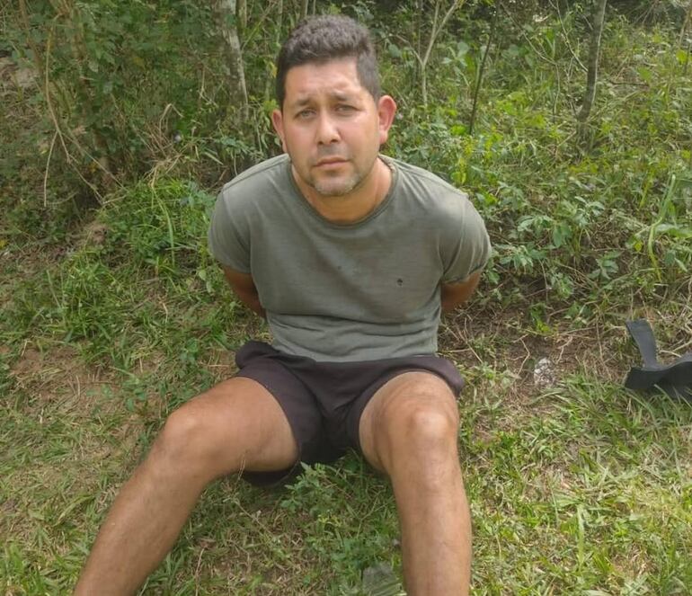 Darío Javier Diaz, detenido con el animal vacuno maniatado en su vehículo.