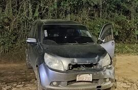Vehículo en el que se transportaba la víctima del asalto y homicidio en Mariano Roque Alonso.