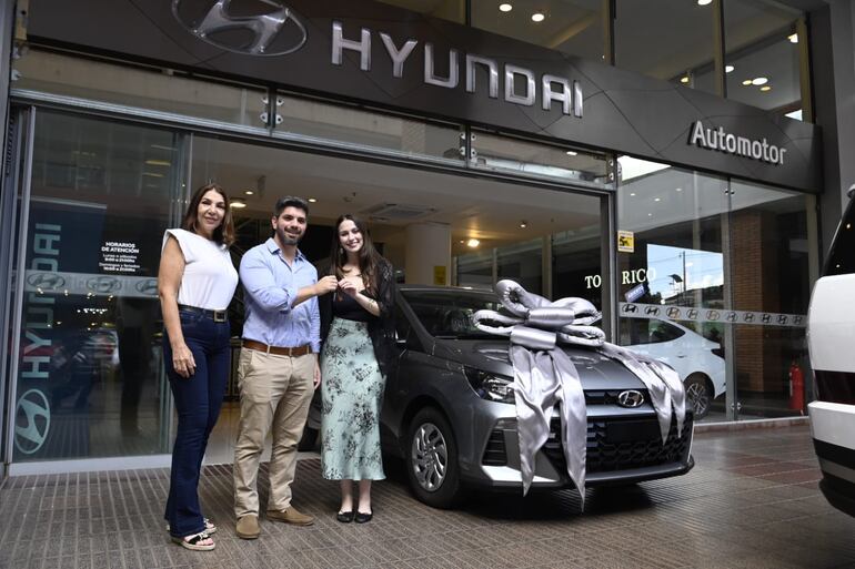 Anna Katherina, junto a su madre, celebran un nuevo capítulo con un Hyundai 0 kilómetros.
