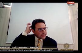 José Antonio Ortiz Baéz fue interpelado por el Senado, a mediados del año pasado. Se encuentra procesado por "regularizar" tragamonedas en sitios prohibidos, plan ya aplicado en 2011 y revocado dos años después, por tratarse de una medida ilegal.