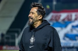 El entrenador de Pablo "Vitamina" Sánchez, en la previa al duelo ante Barracas Central, en el duelo por la cuarta ronda del Grupo G de la Copa Sudamericana. (Foto: @elClubOlimpia)