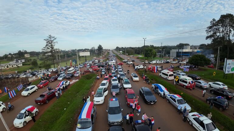 Seguidores de Miguel Prieto inician gran caravana contra intervención en CDE