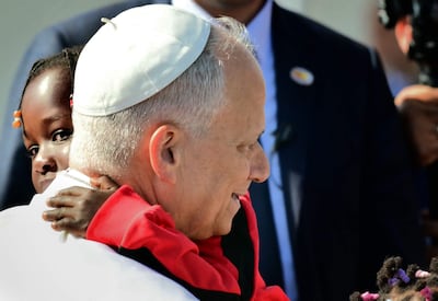El papa León XIV se reúne con inmigrantes en el centro Las Raíces, en San Cristóbal de la Laguna, Tenerife.