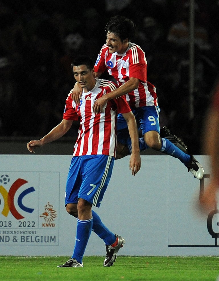 Óscar Carozo en uno de sus festejos con Édgar "Pajaro" Benítez. 