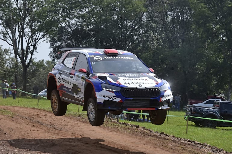 Migue Zaldívar y Luis Allende (Škoda Fabia RS Rally2, del MZ Racing) durante la disputa del Rally de Colonias Unidas.